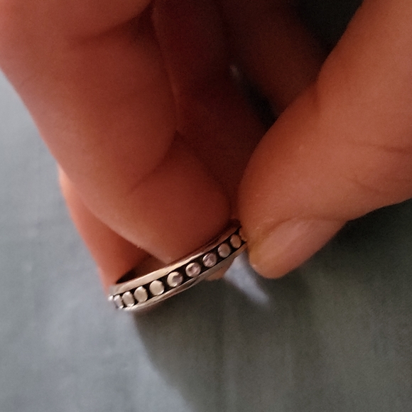 Sterling Silver ring size 7 - Picture 4 of 5
